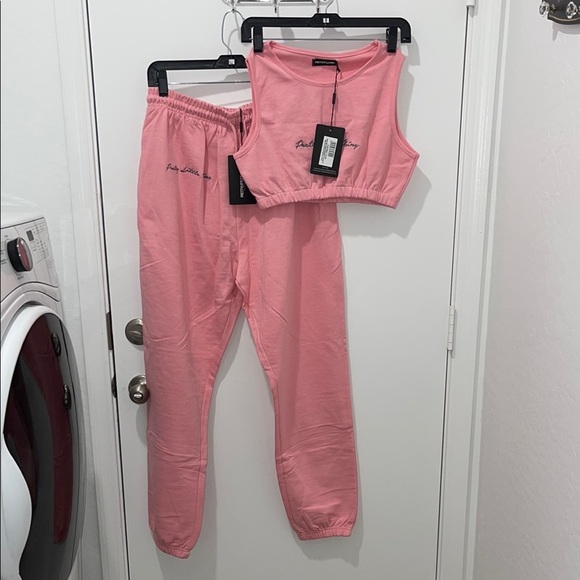 PrettyLittleThing Pants - 2 piece jogging set pink PrettyLittleThing size medium